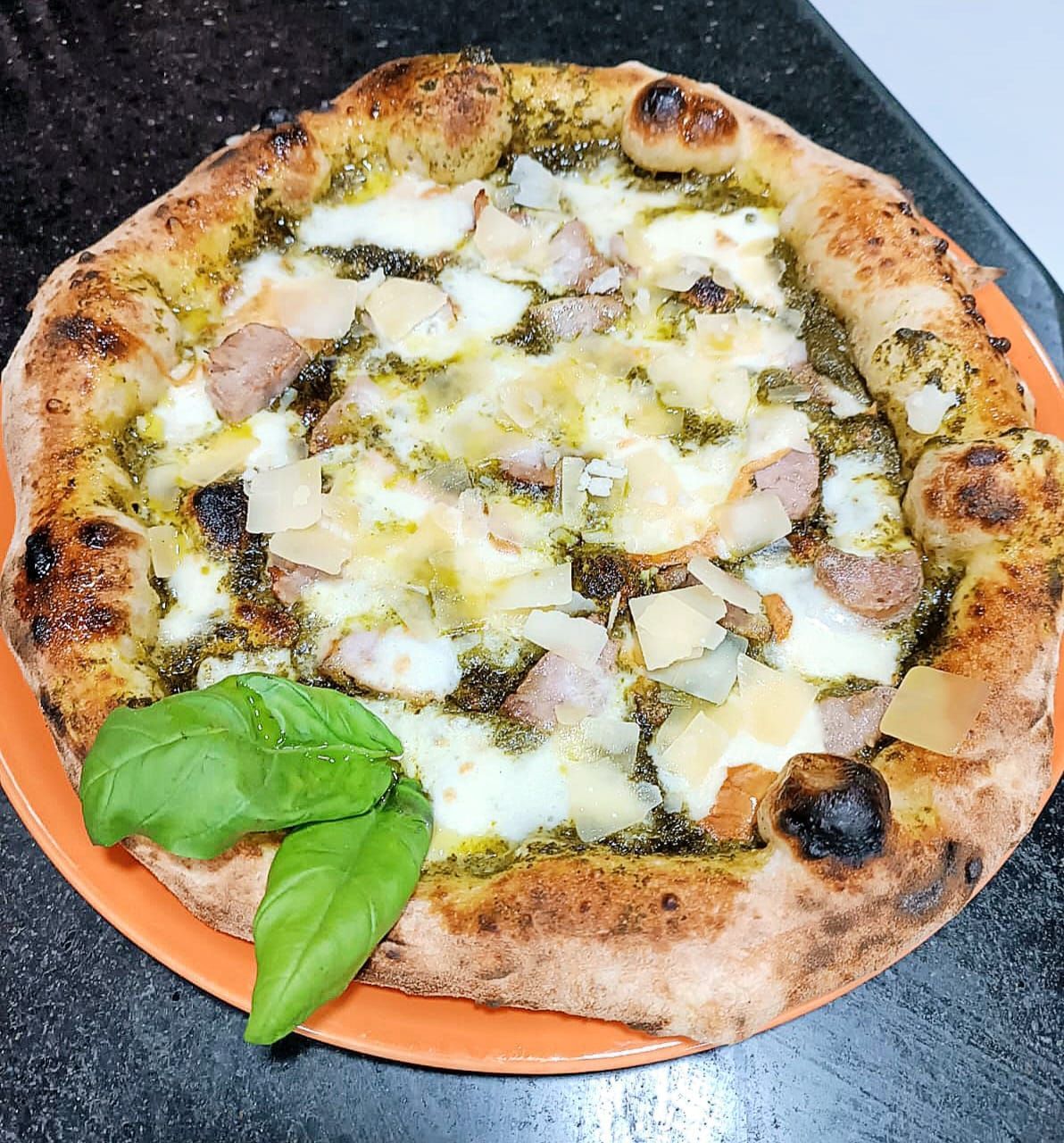 pizza con mozzarella di bufala