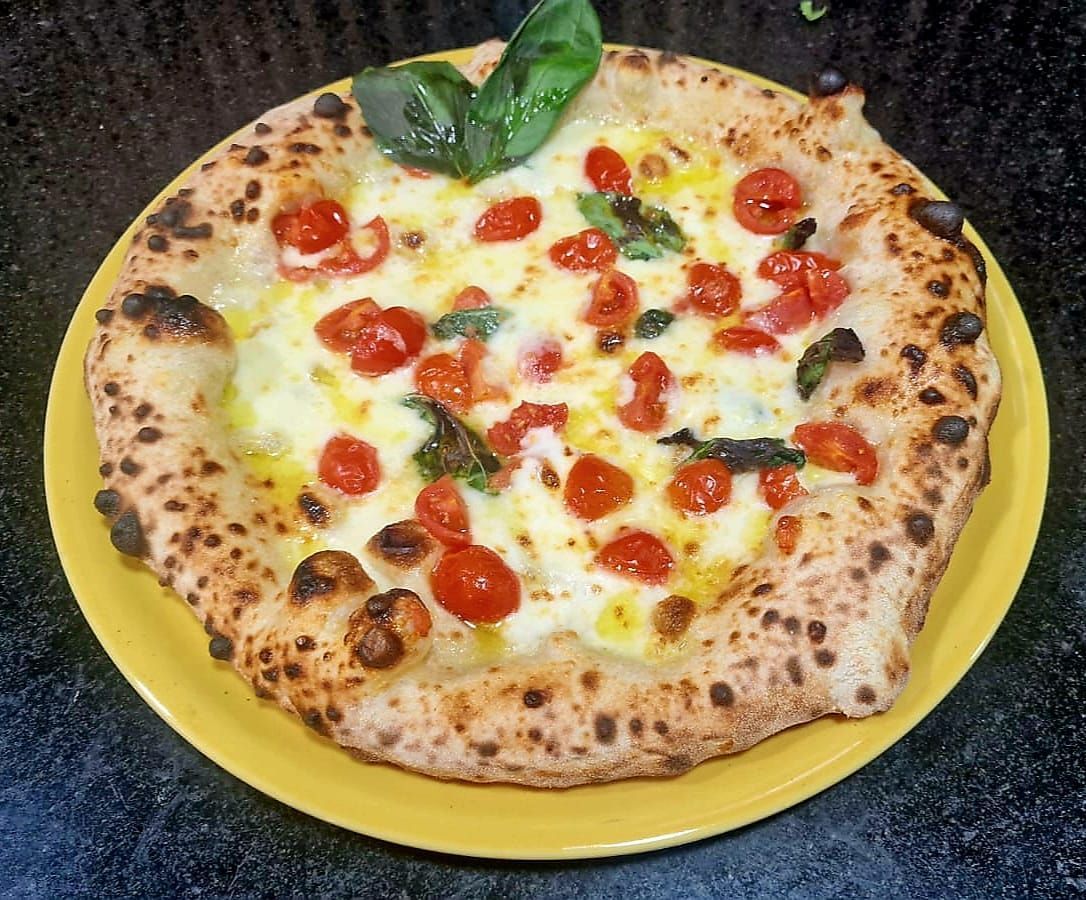 pizza con mozzarella di bufala