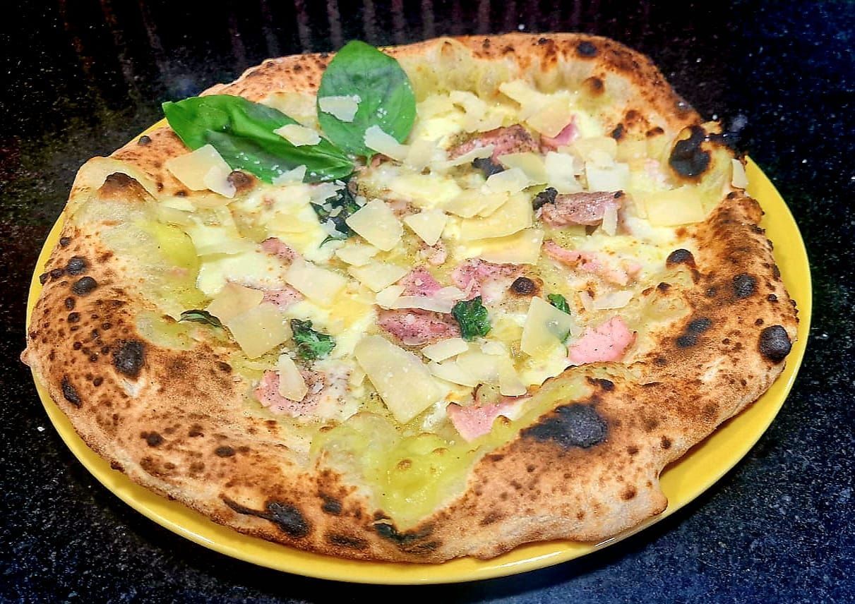 pizza con mozzarella di bufala