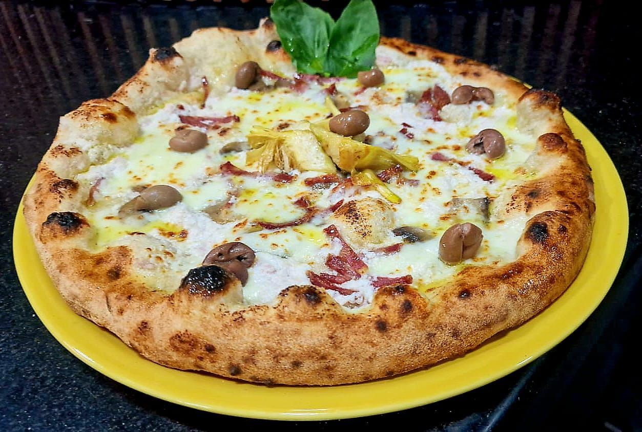 pizza con mozzarella di bufala