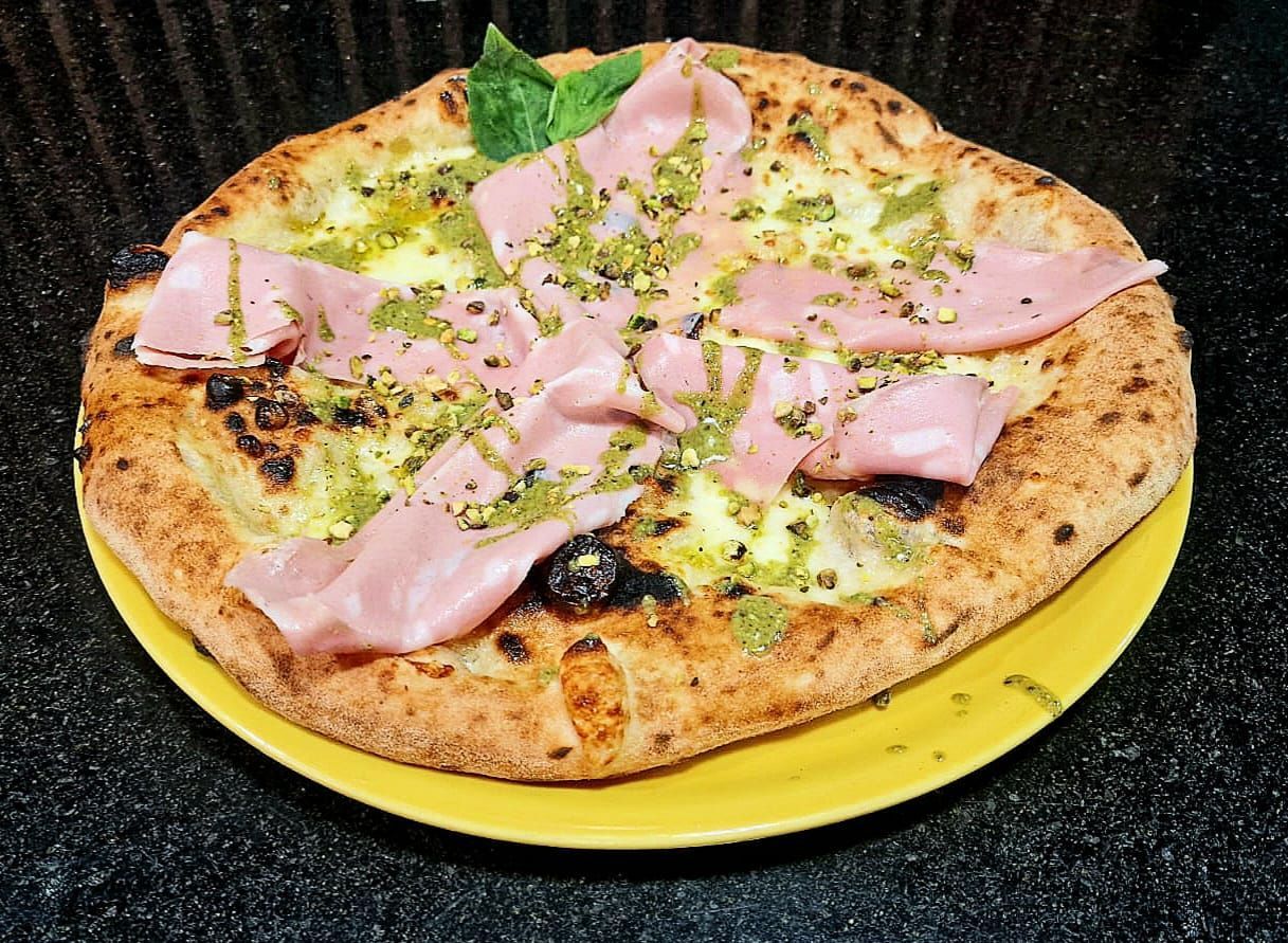 pizza con mozzarella di bufala