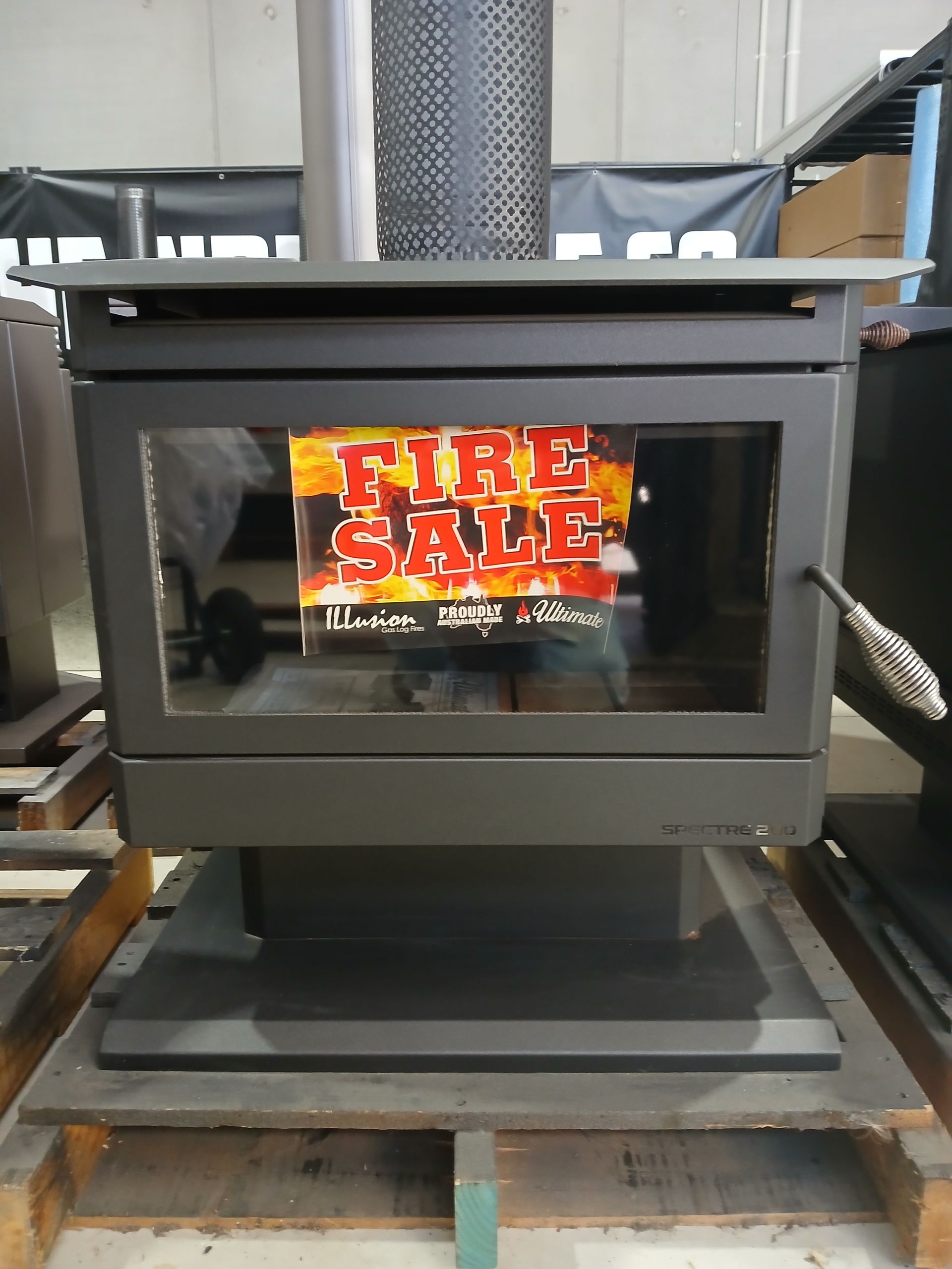 Spectre 200 freestanding log fire