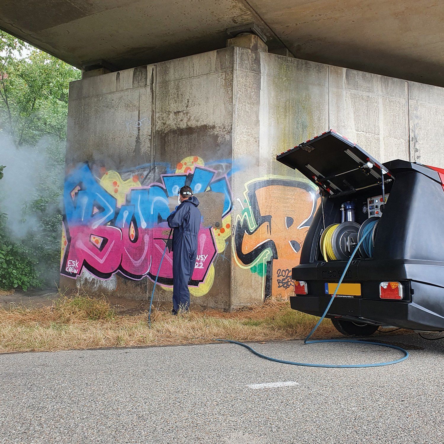 Meclean remorque haute pression Trailerjet TJM 200/21  SteamPLUS enlevement des graffitis sous le viaduc