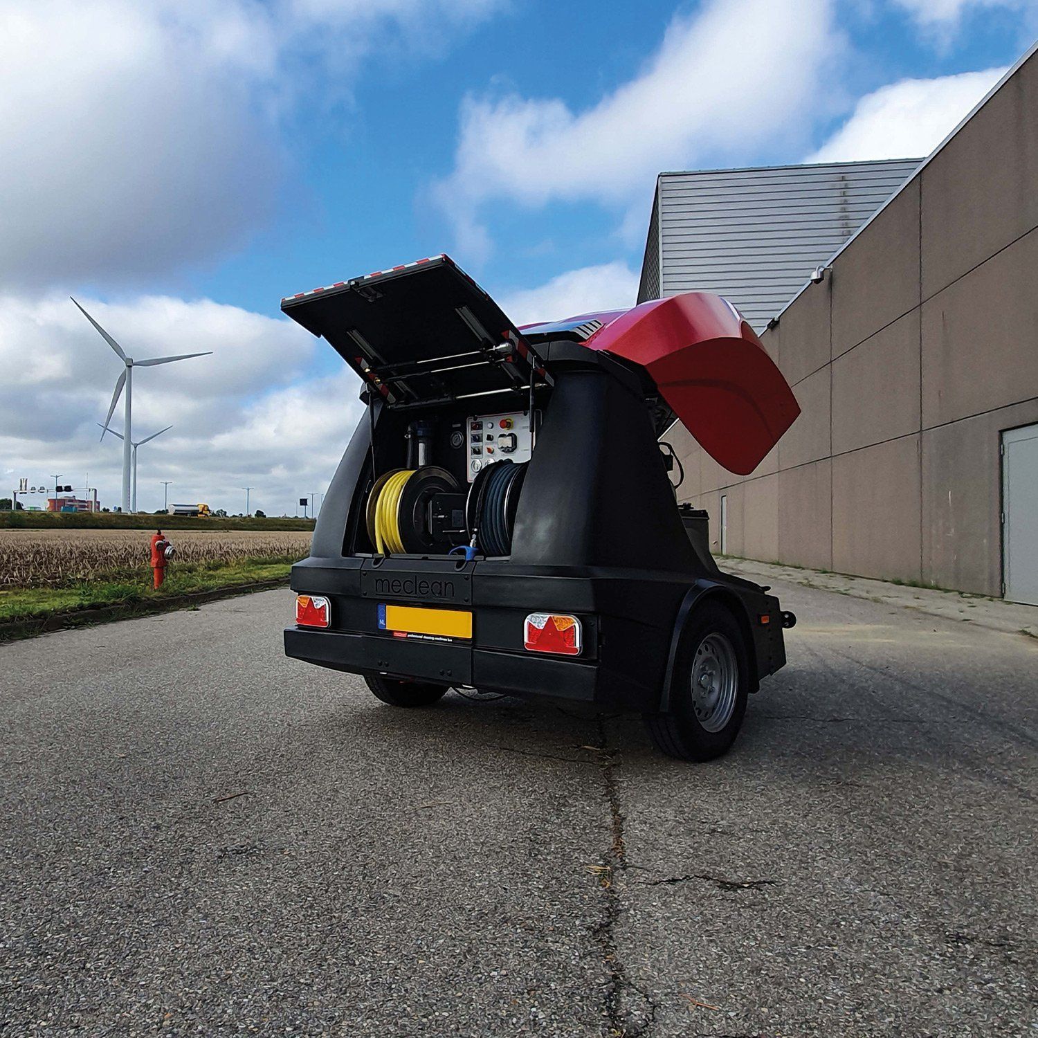 Meclean remorque haute pression Trailerjet TJM 200/21 entrainement par moteur diesel vannes ouvertes ideales arriere plan