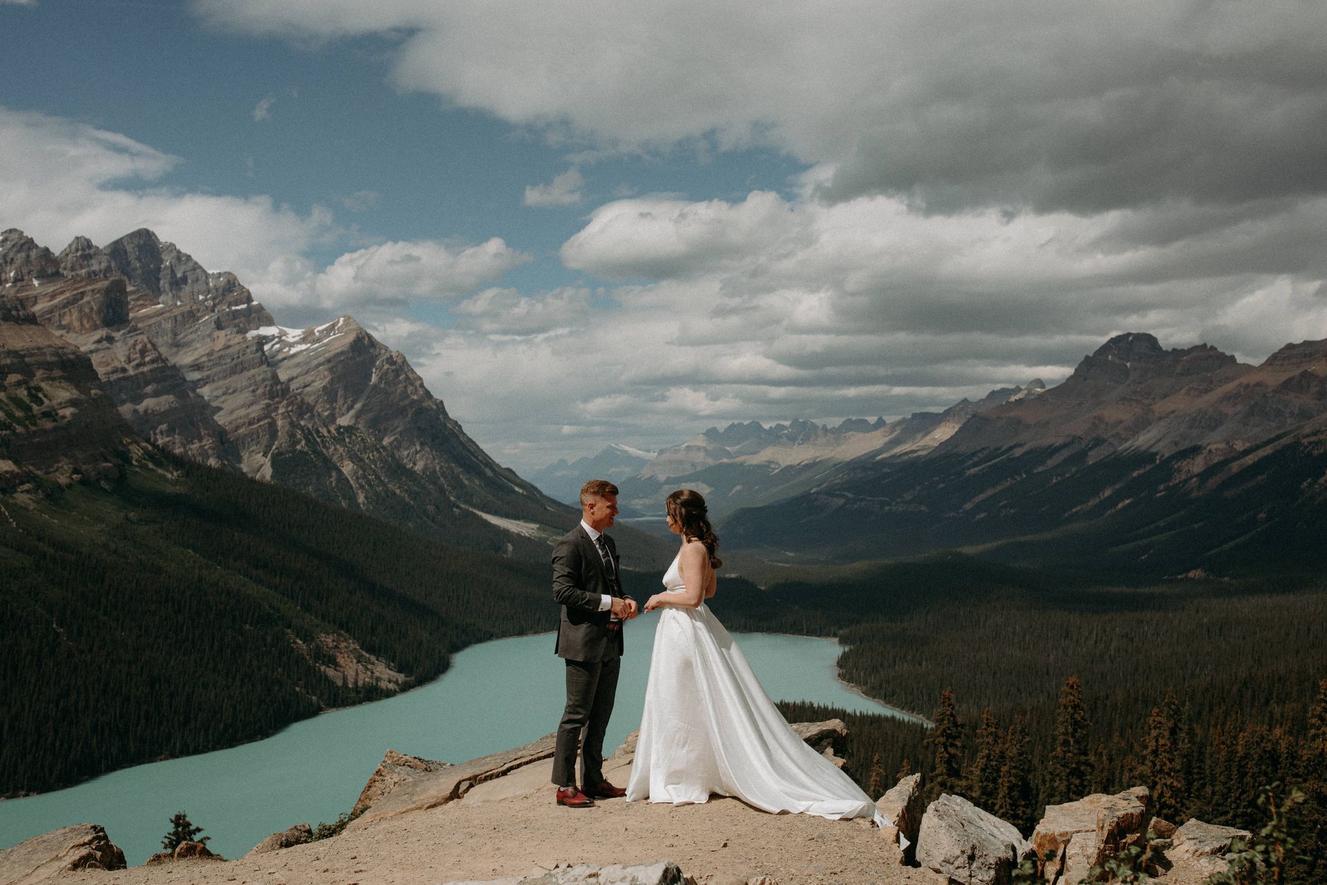 How to Choose the Best Venue for Your Alberta Mountain Wedding