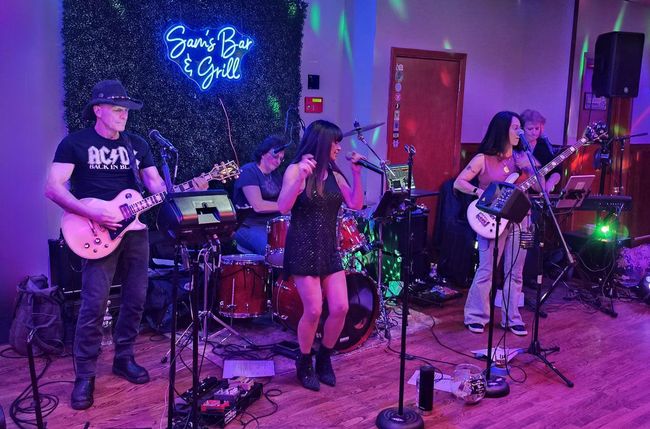 The Divas Band Live at Sam's Bar & Grill