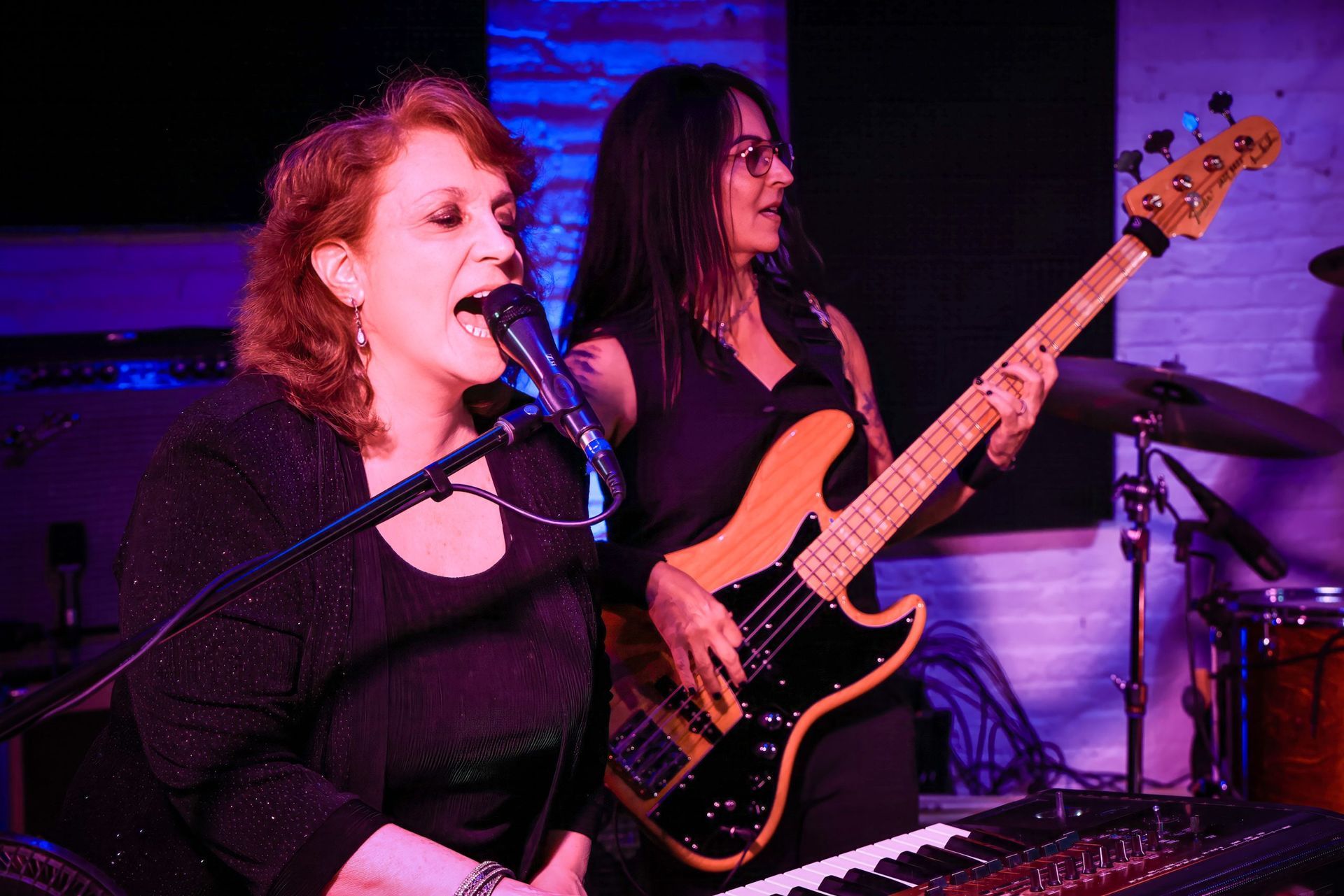 Donna Gebbia KEYS, LEAD & BACKGROUND VOCALS, MUSICAL DIRECTOR