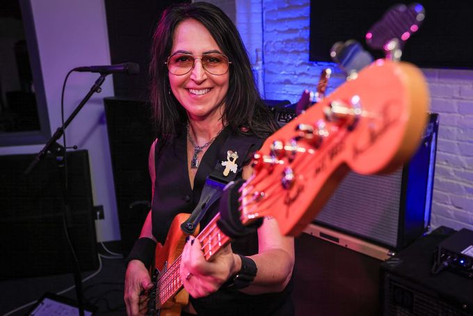 The Divas Band, Terri Avella
