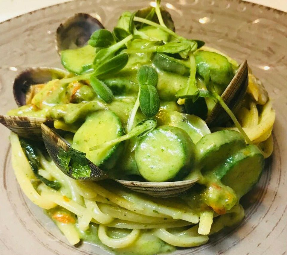 Spaghetti di vongole e zucchine