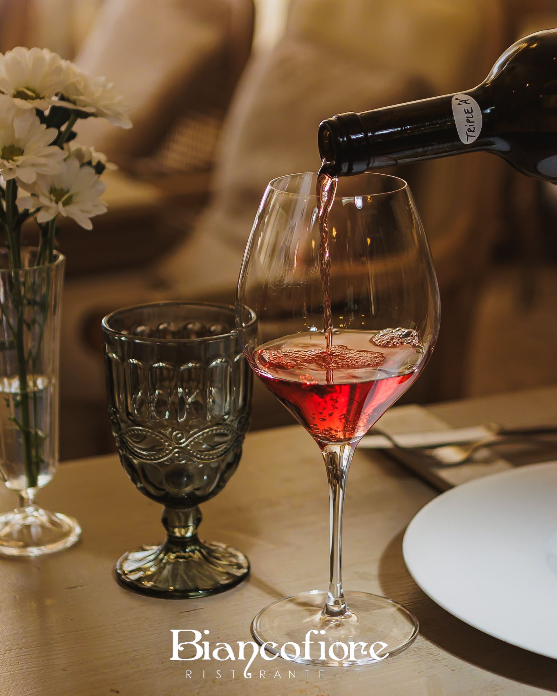 Calice di vino rosso naturale