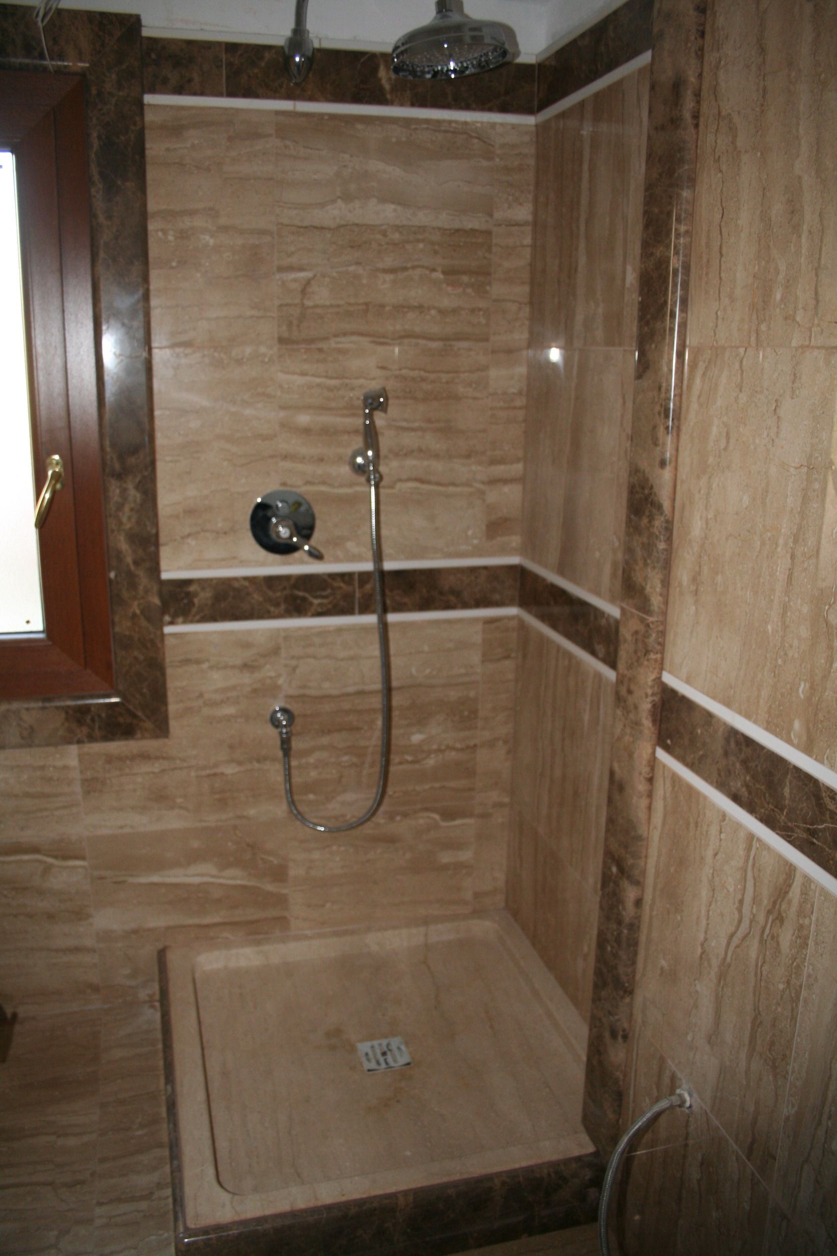 bagno su misura in marmo