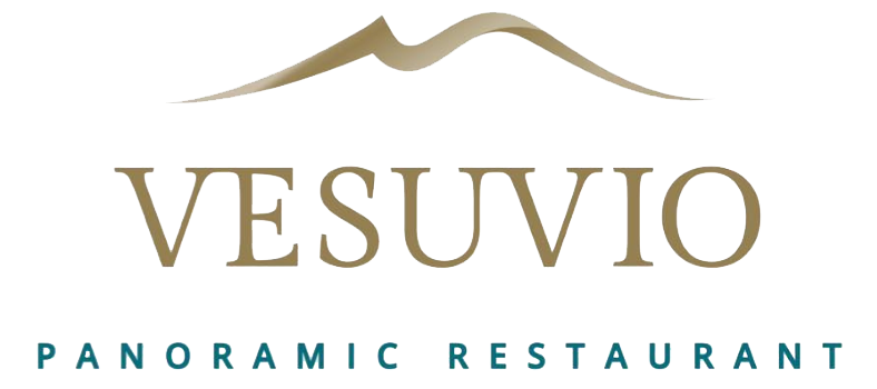 Logo per il ristorante Vesuvio Panoramic, caratterizzato da un profilo montuoso stilizzato sopra il nome, scritto con caratteri serif color beige.
