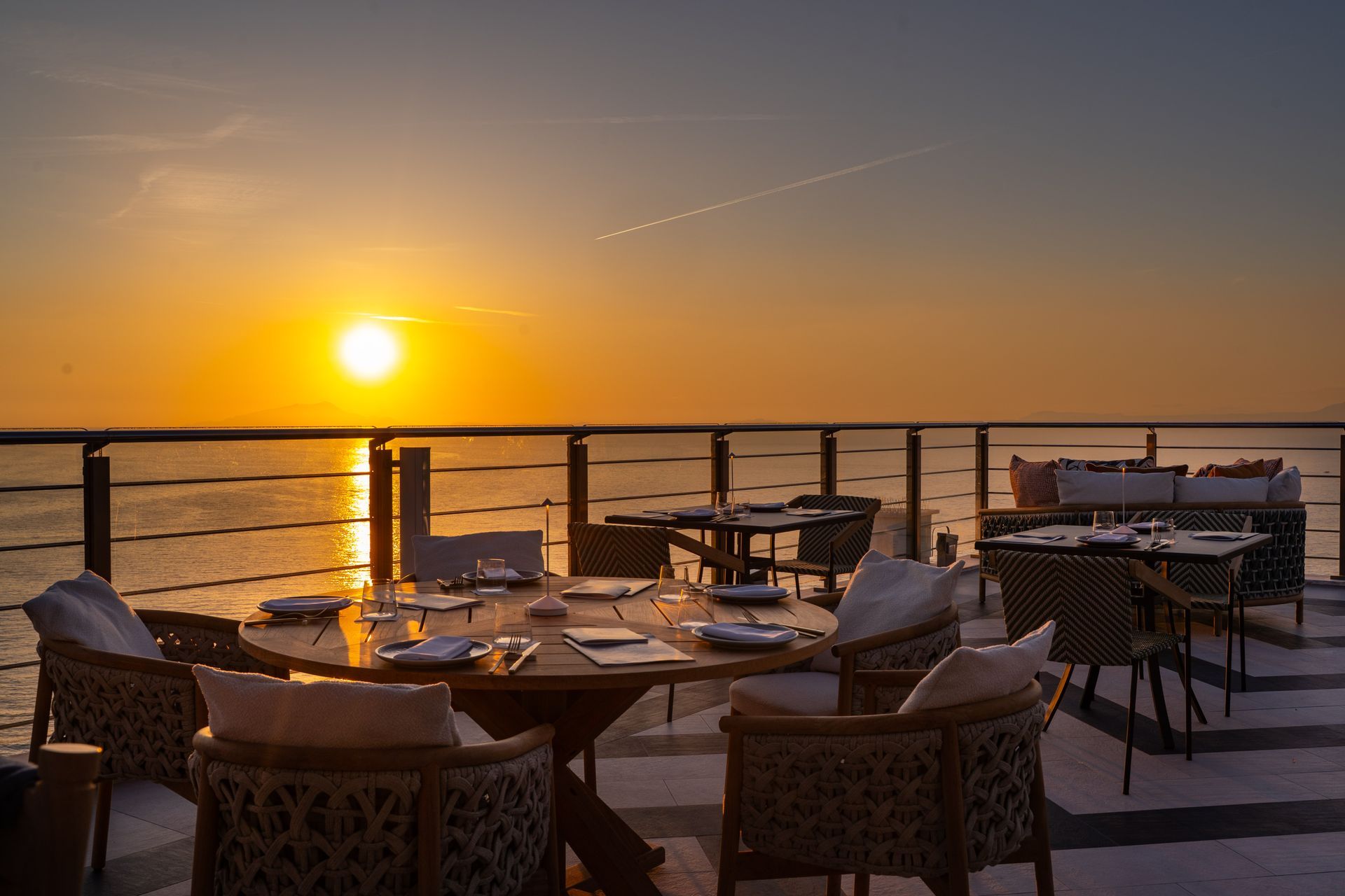Sunset at Vista Skybar & Dining, the rooftop bar of Hotel Mediterraneo Sorrento