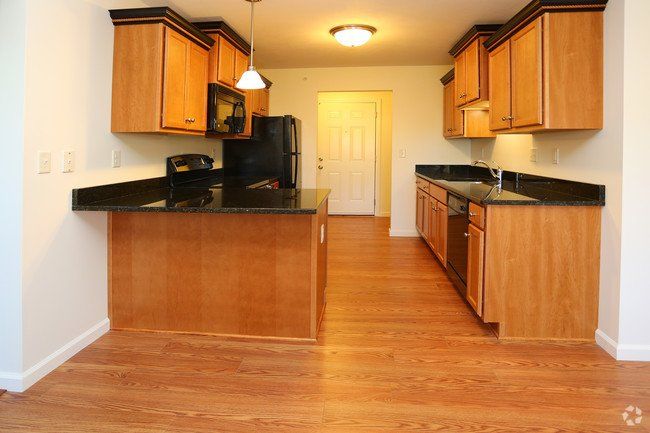 Kitchen | Ravada Hill Apartments