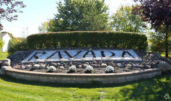 Exterior | Ravada Hill Apartments