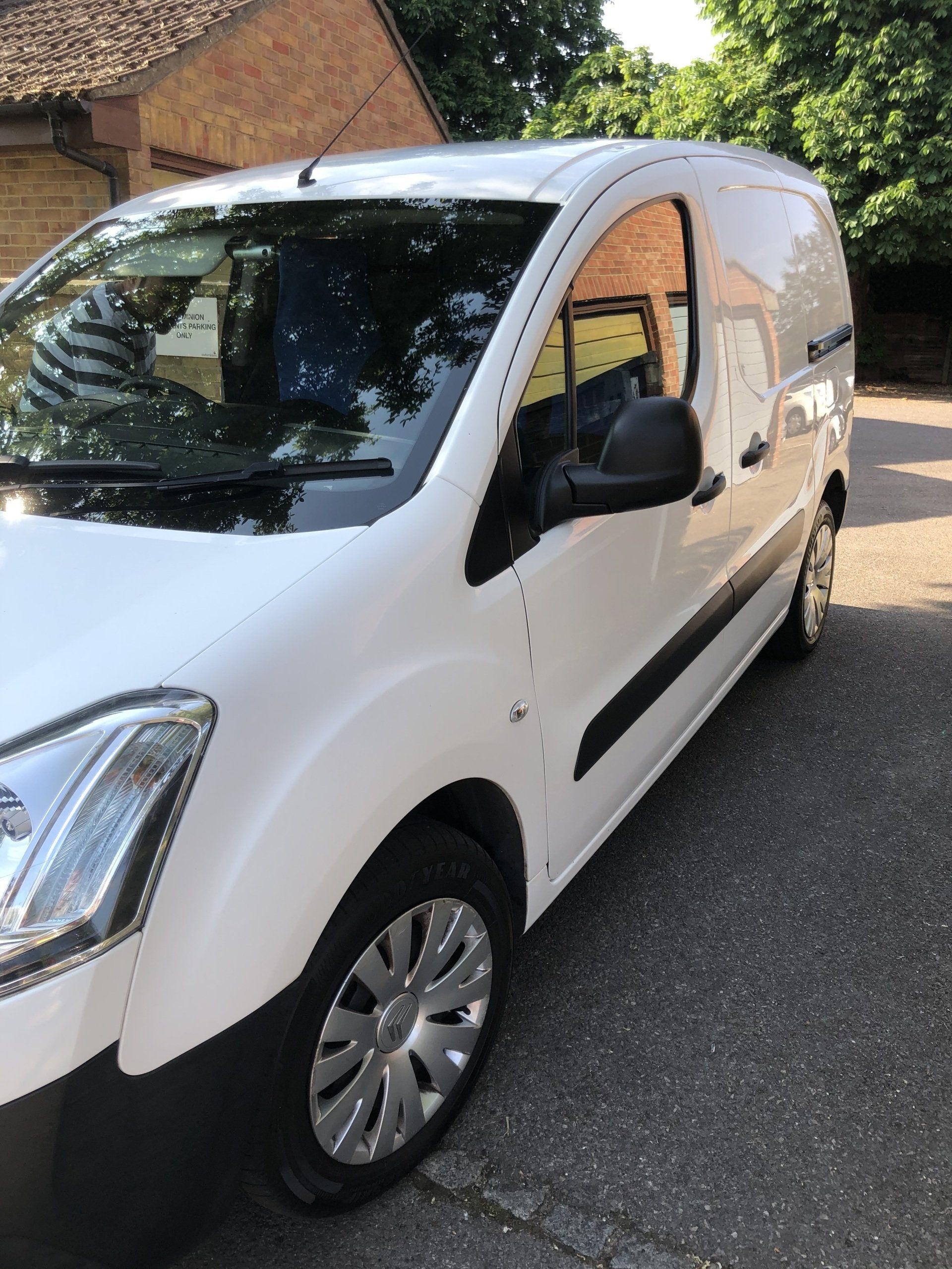 Chrissies Pet Taxi Service