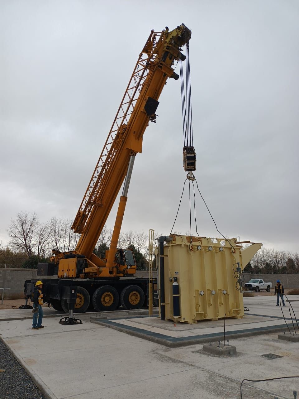 GRÚAS JBA -para todo tipo de trabajos