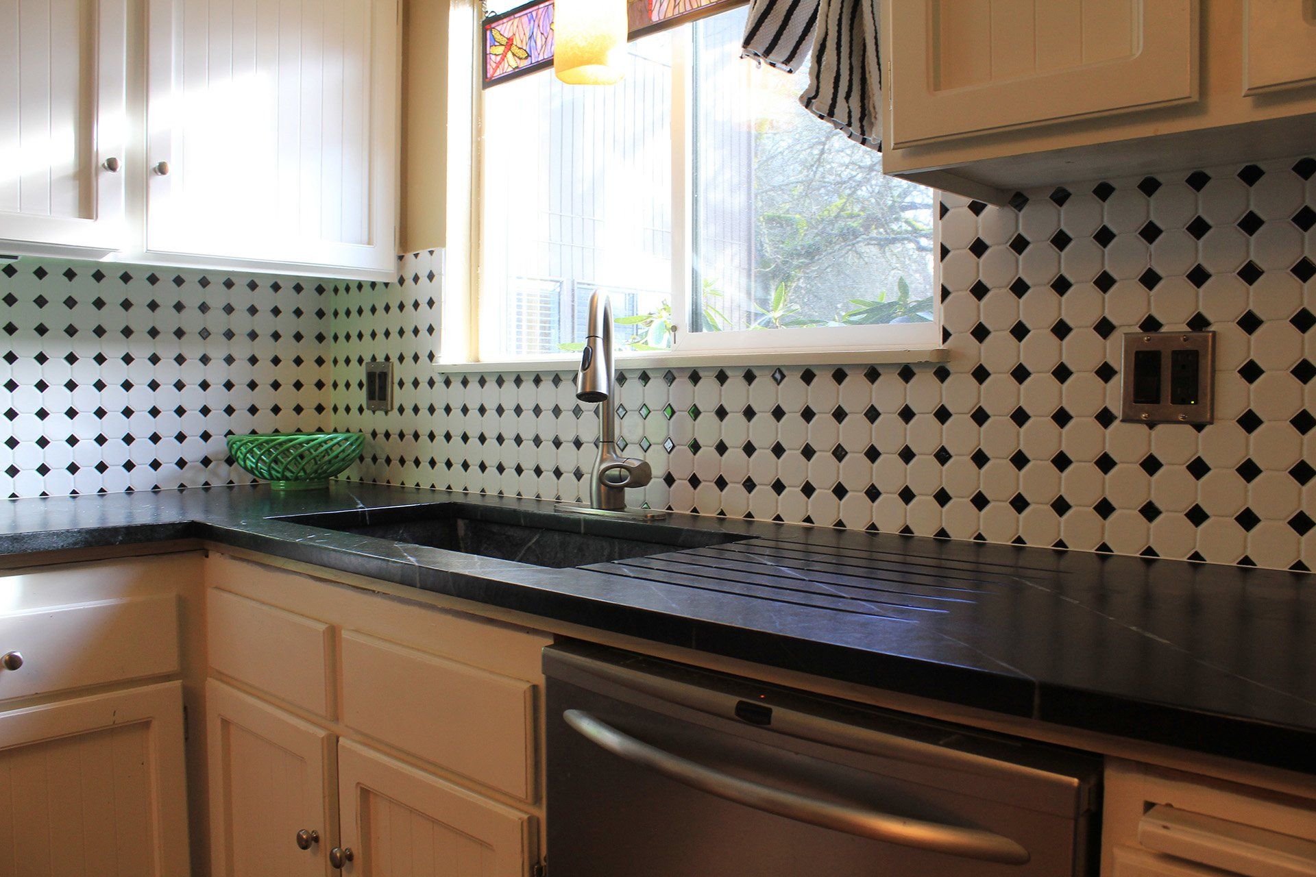 Kitchen & Bathroom Materials Showroom Eugene, OR World Wide Granite