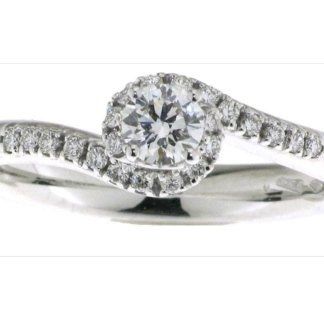 anello con pietra preziosa