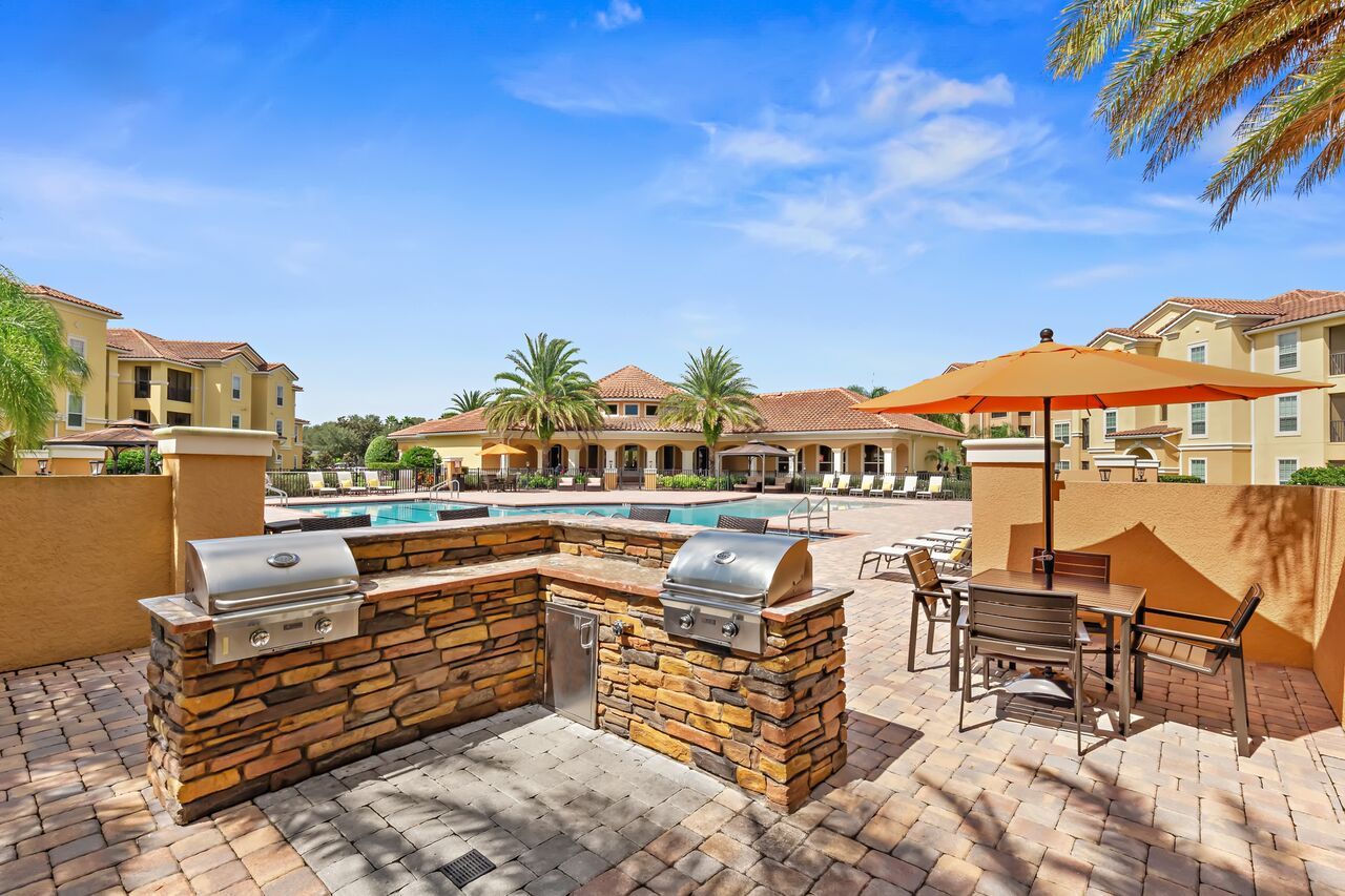 Trinity Club Apartments in Trinity, FL