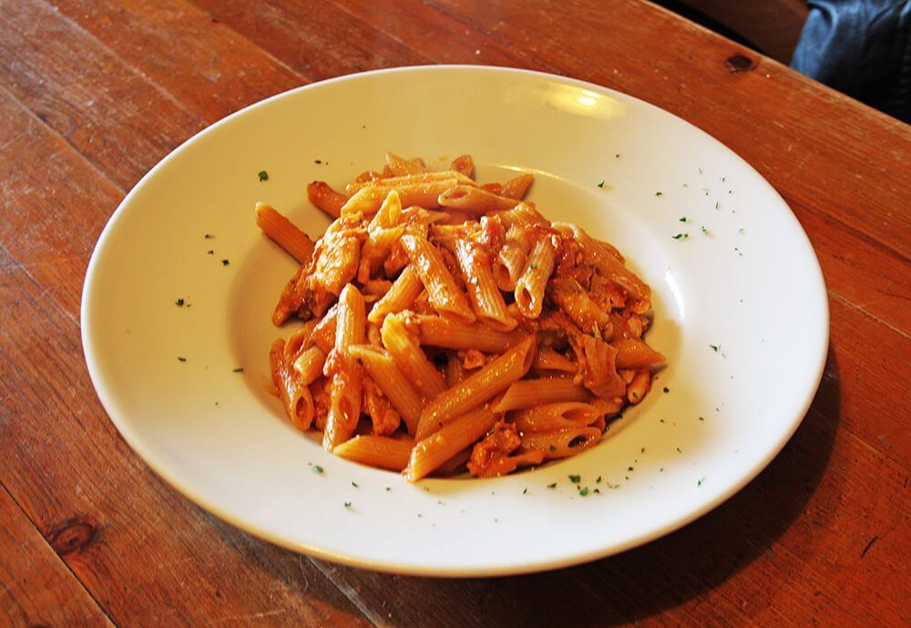 Piatto di pasta al pomodoro