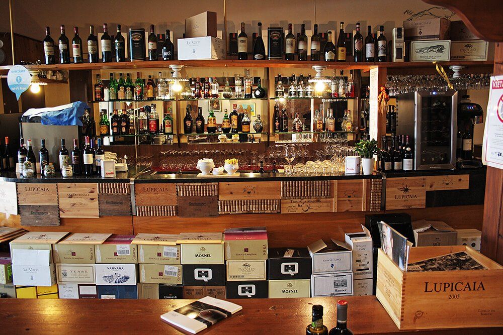 Cantina di vini e liquori di una pizzeria