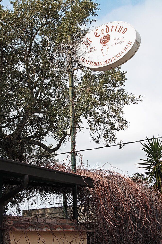 Insegna di un ristorante