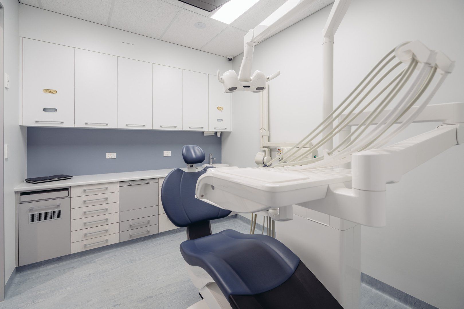 mechanical dental chair