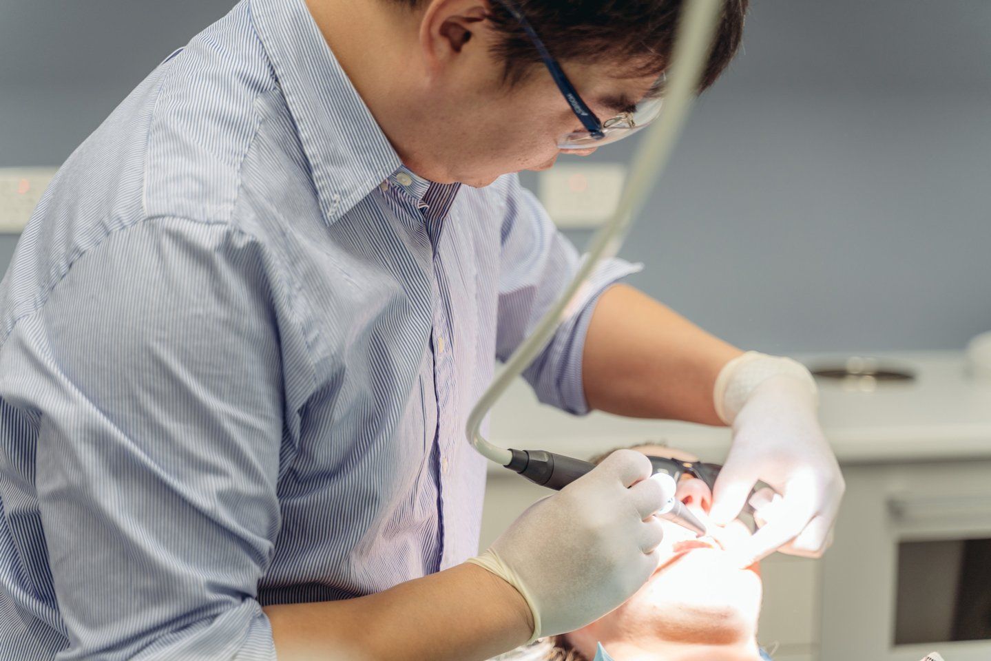 professional dentist in Cleveland QLD