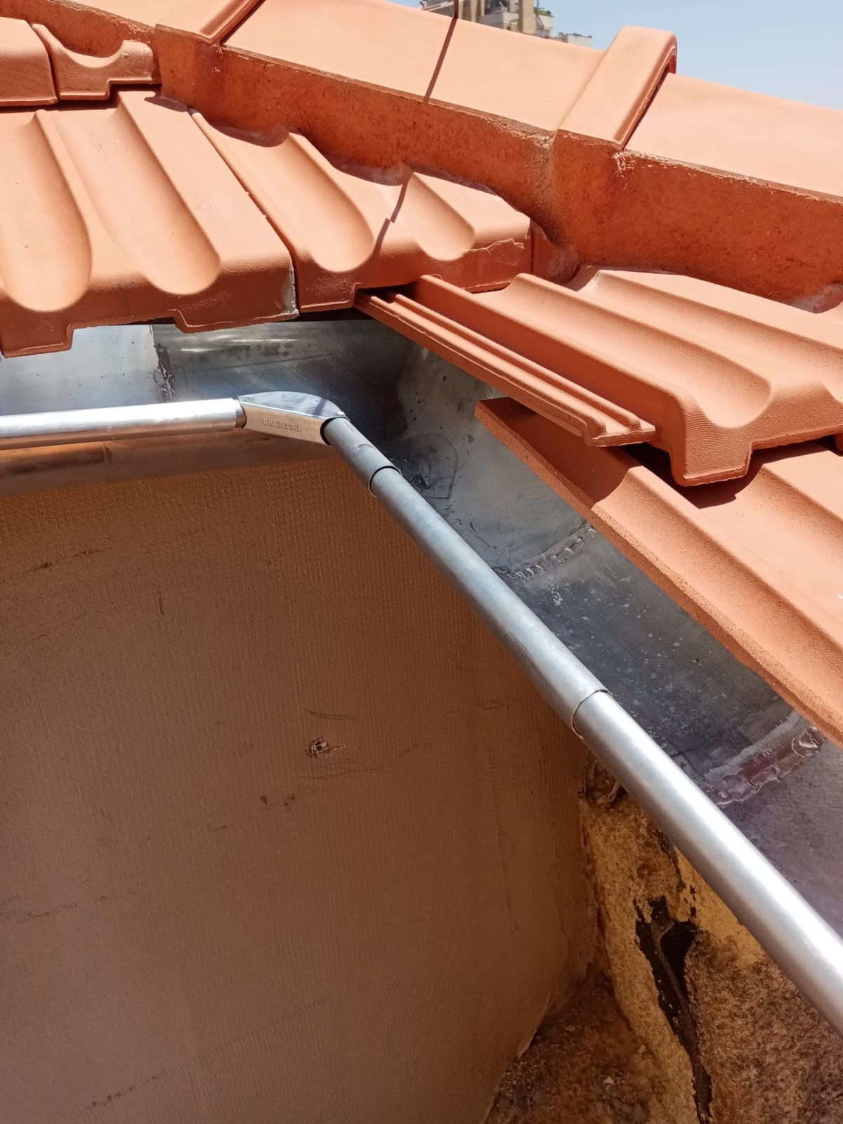 Caleira redonda de zinco Rheinzink