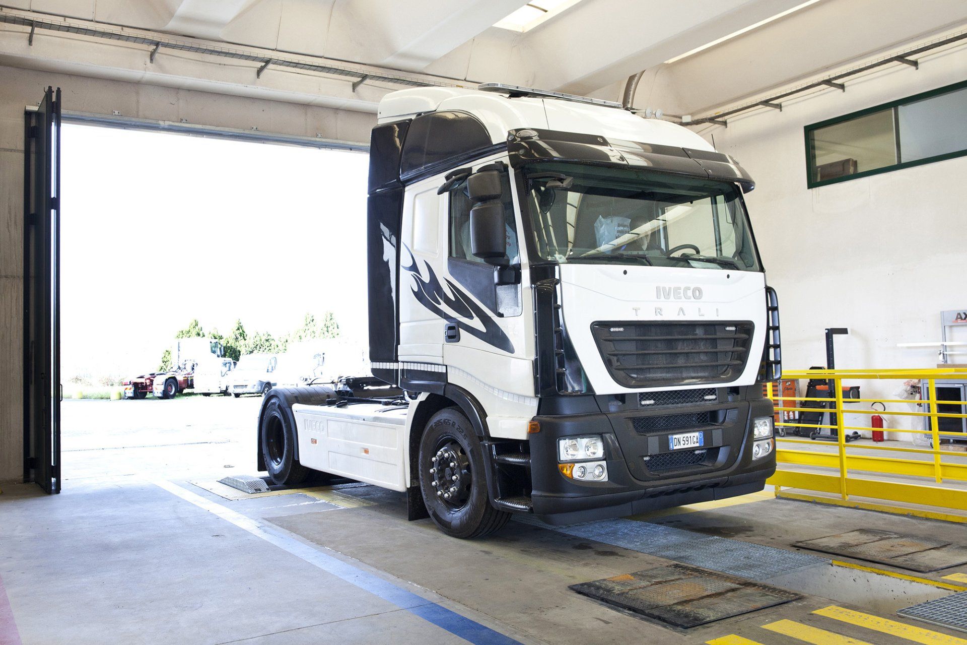 Truck in fase di revisione