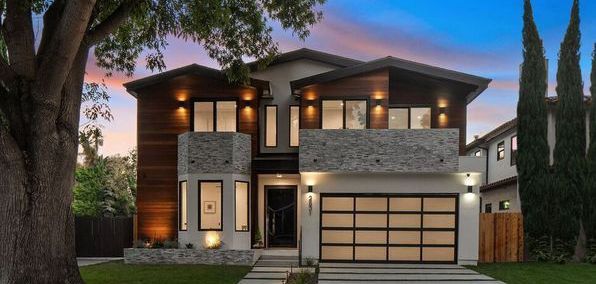 West Los Angeles House at sunset