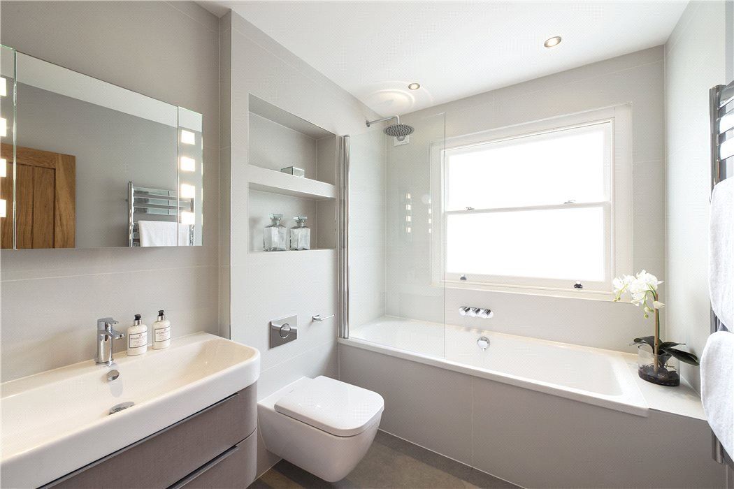 Bishops Park bathroom design with feature lighting