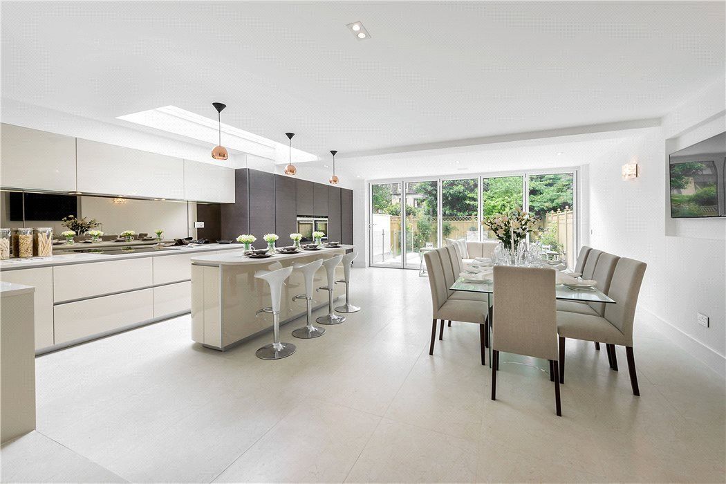 Bishops Park open plan dining and kitchen area