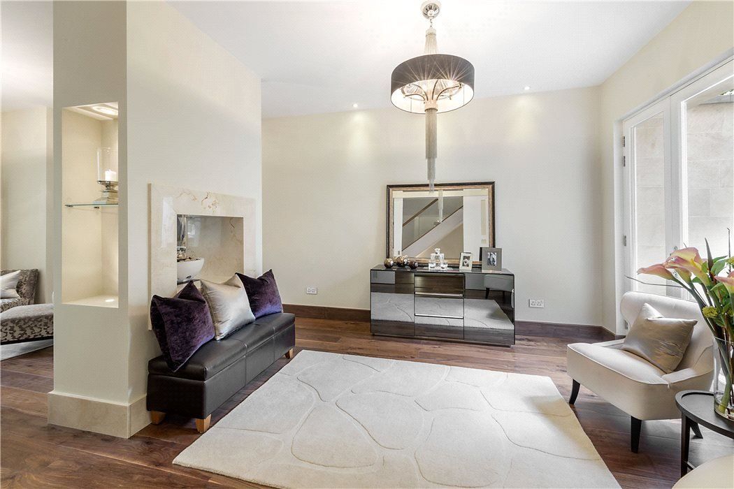 Bishops Park feature lighting sitting area design