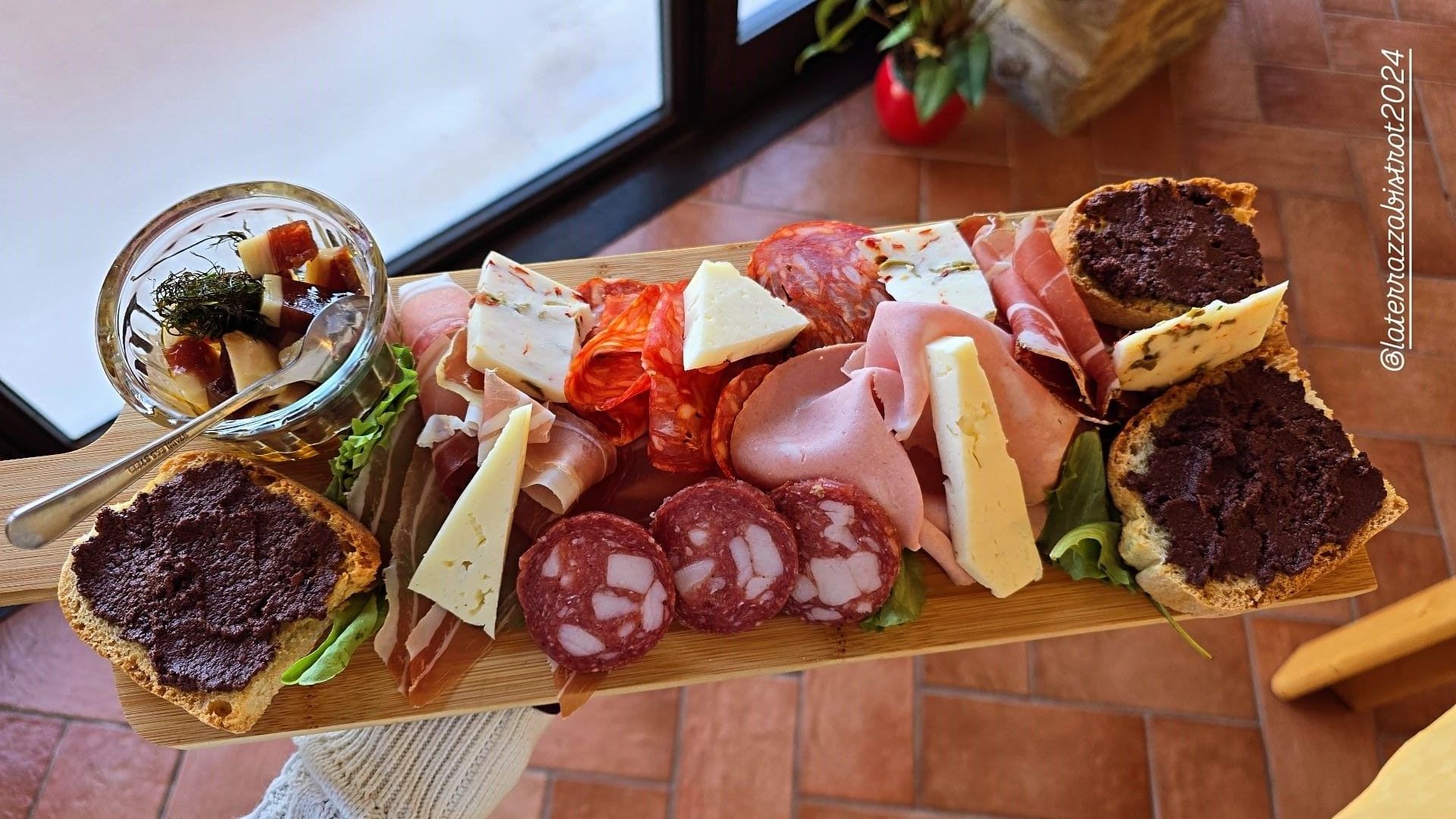 Antipasto di affettati misti nel nostro ristorante a Otricoli: La Terrazza Bistrot