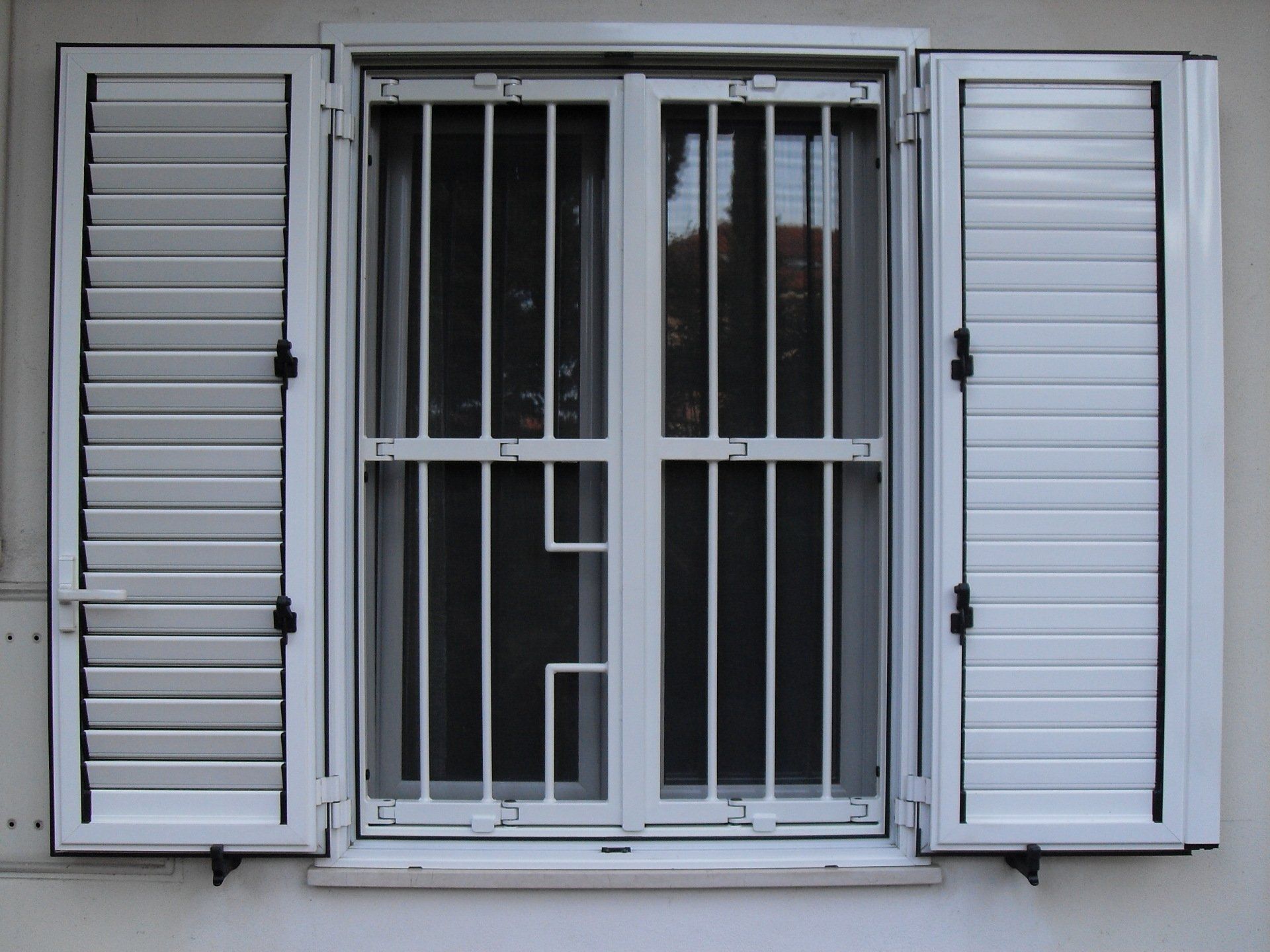 grate sicurezza inferriate per finestre protezione herrero