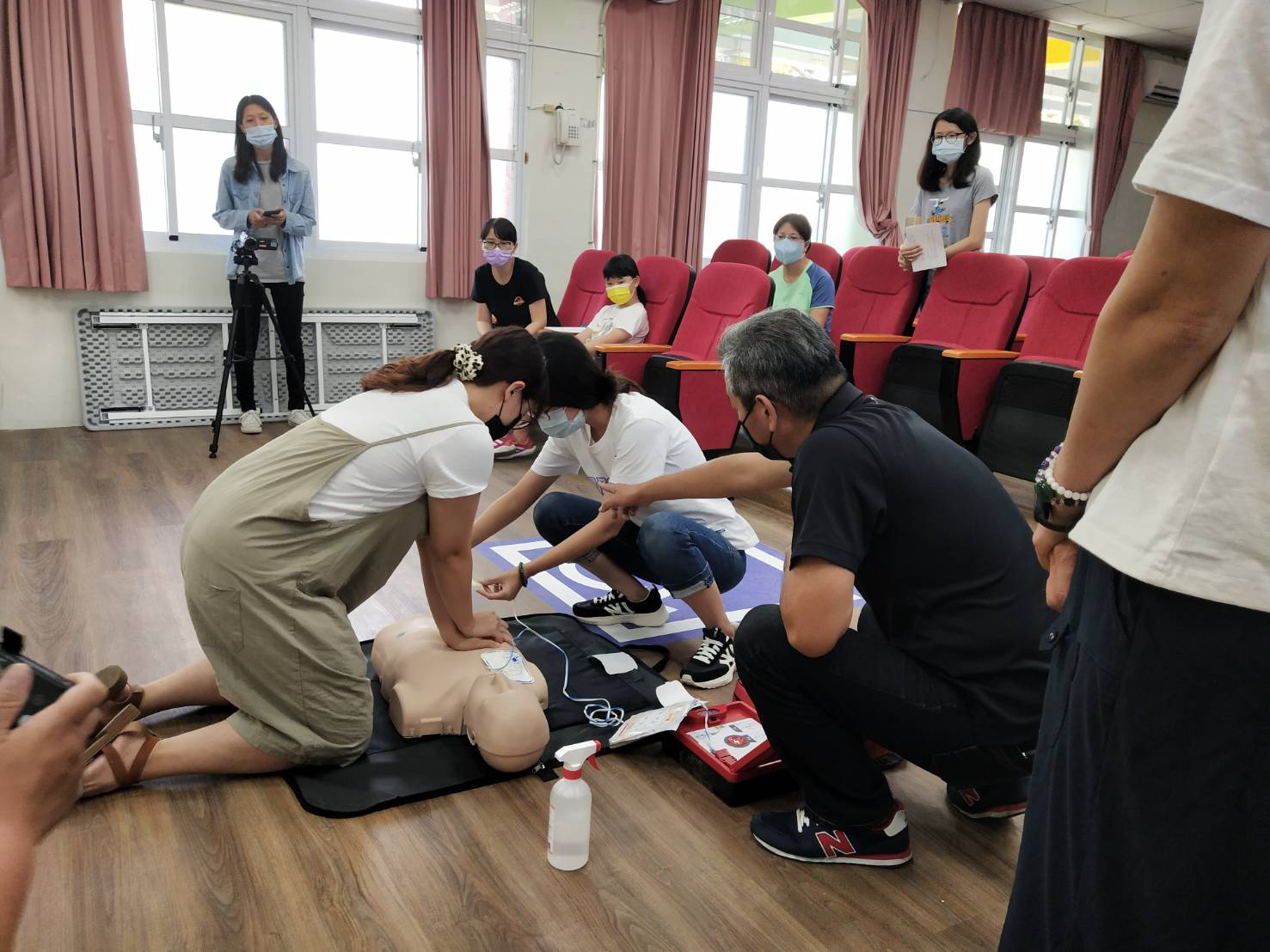活潑有趣的AED+CPR課程指導