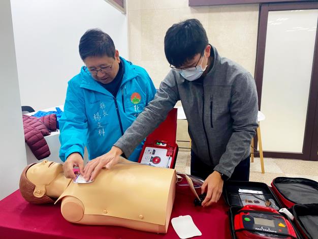 「救命神器」AED新竹縣全縣120所國中小設置完成