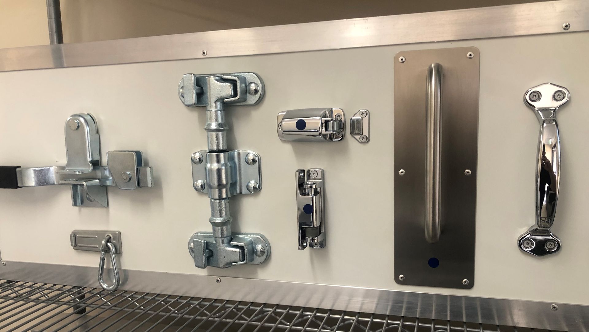 door handle selection and door hardware for portable coolrooms