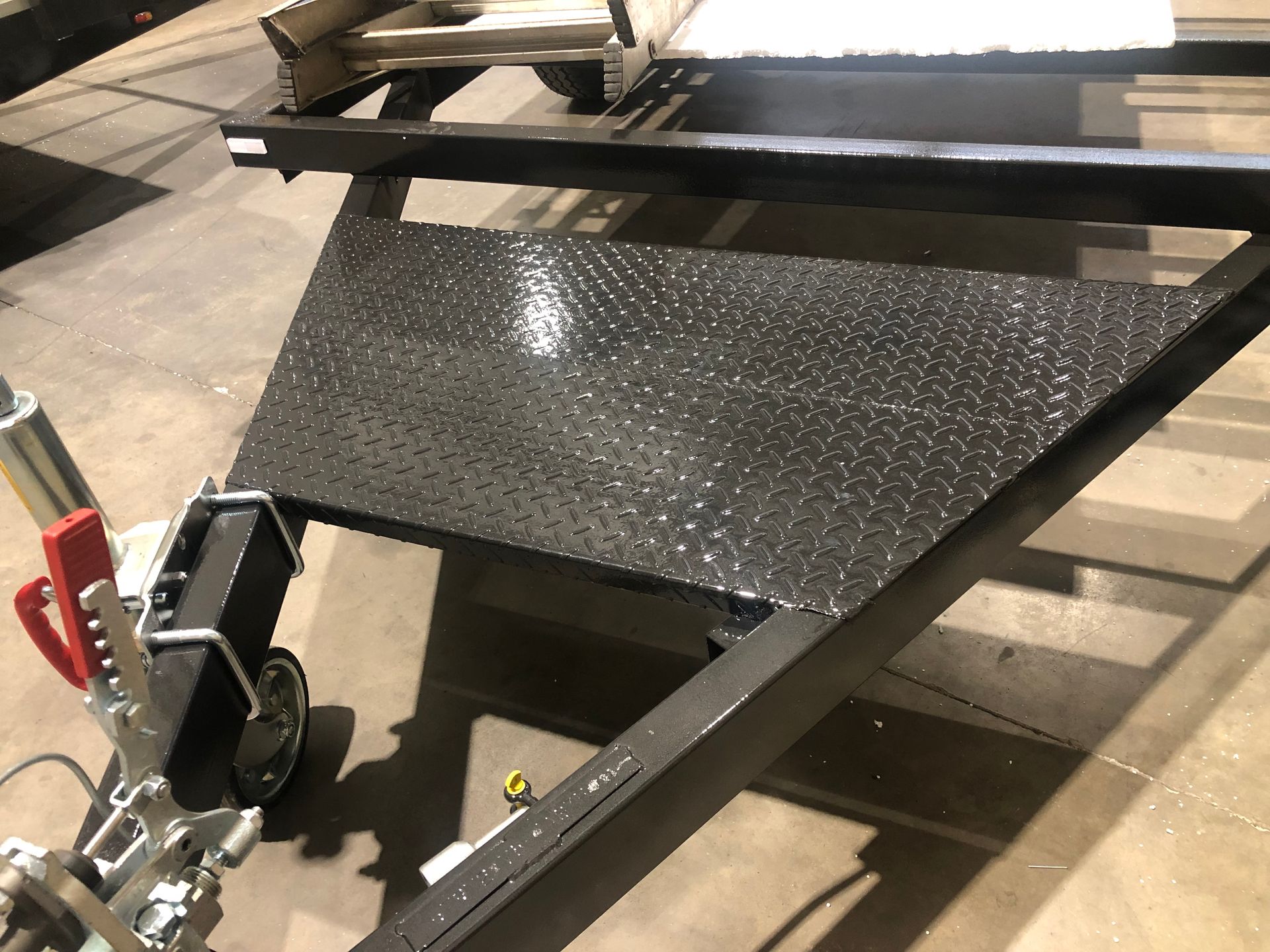 Generator platform accessory for portable coolrooms