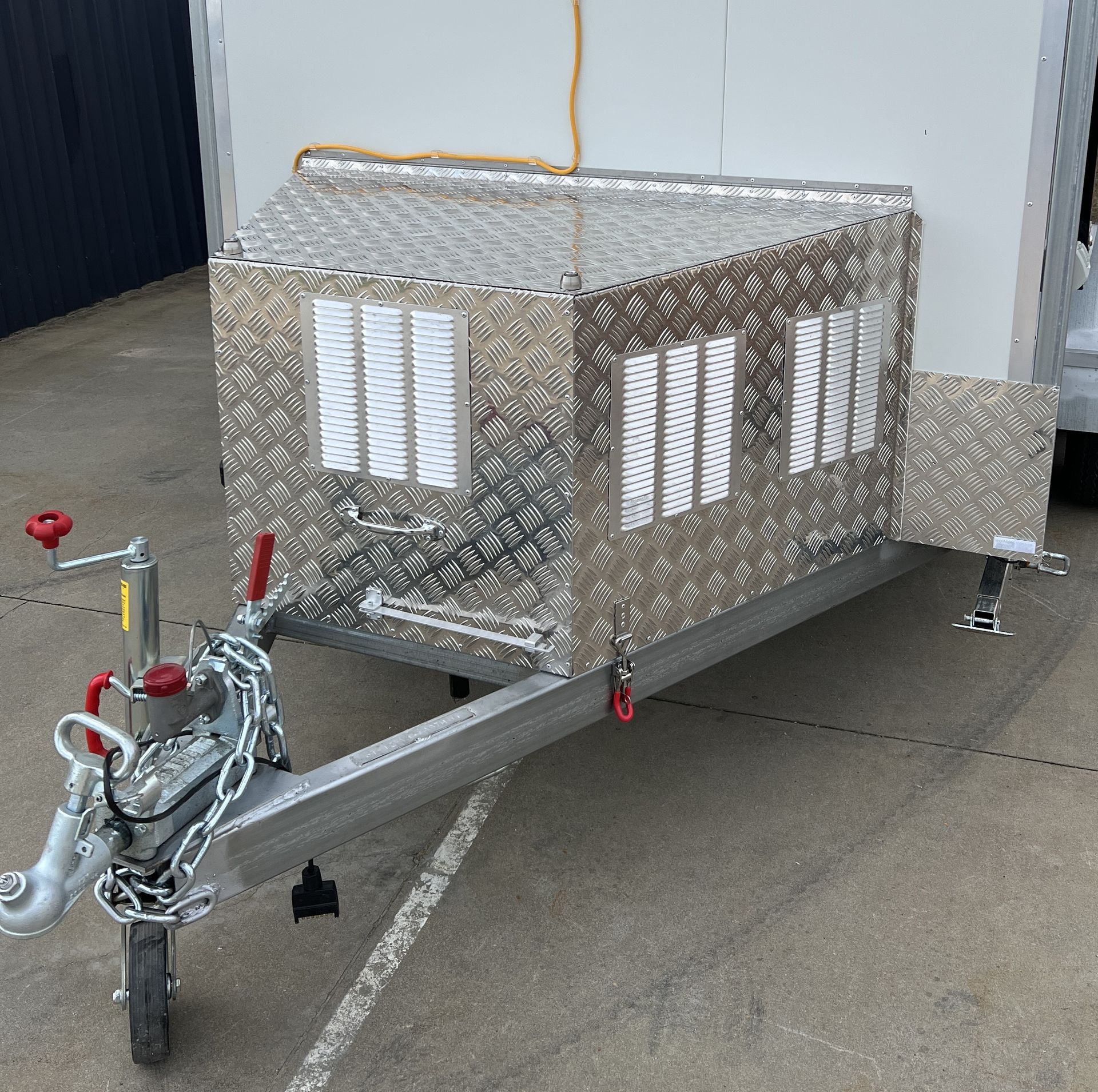 lockable generator cover accessory for portable coolrooms