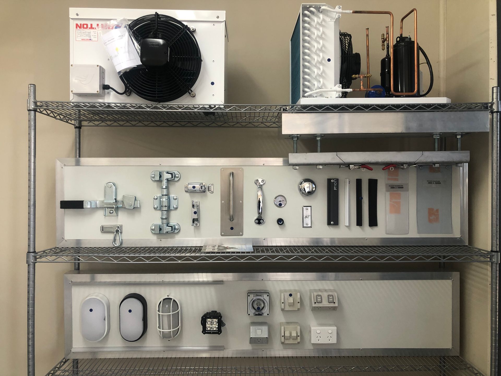 Show room accessory for portable coolrooms