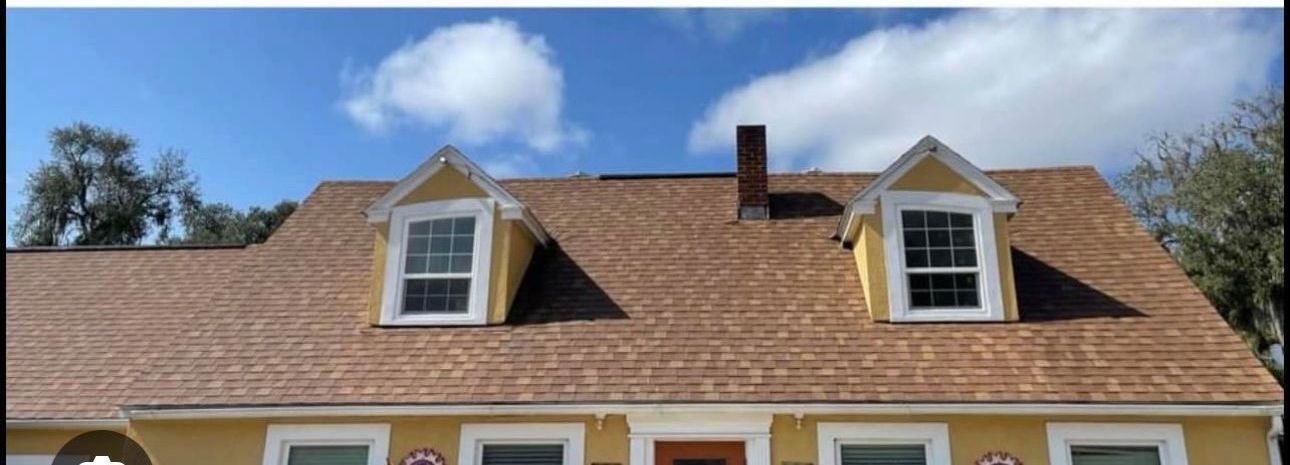 exterior cleaning a wooden deck
