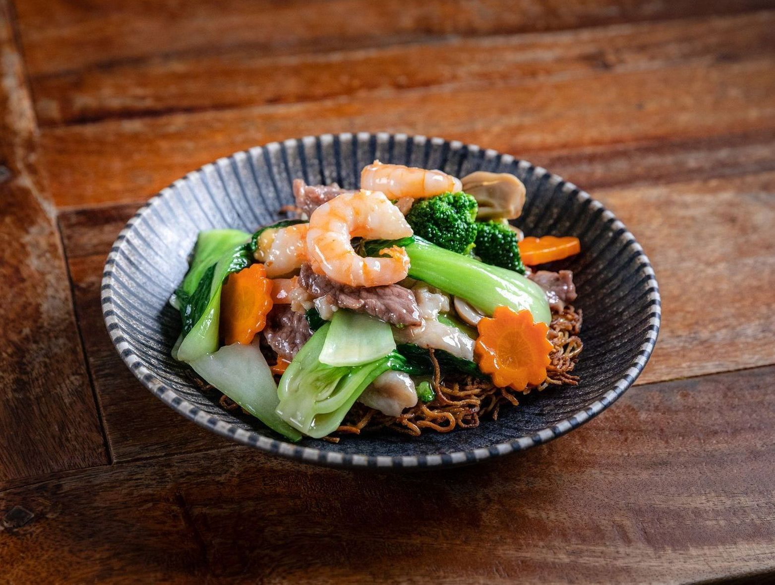 Vegatables and Prawns Chow Mein