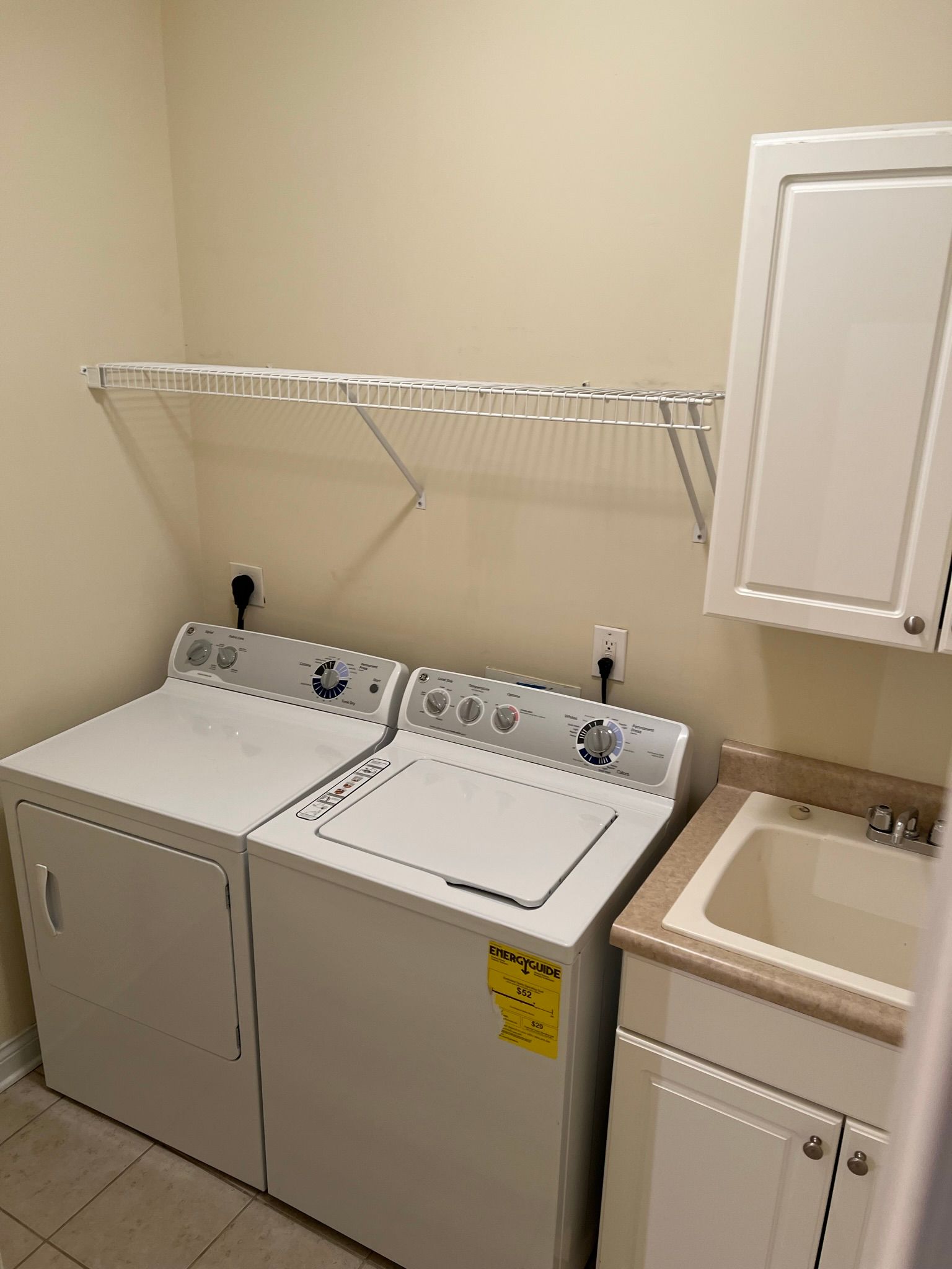 Crescent Avenue Townhomes - Laundry