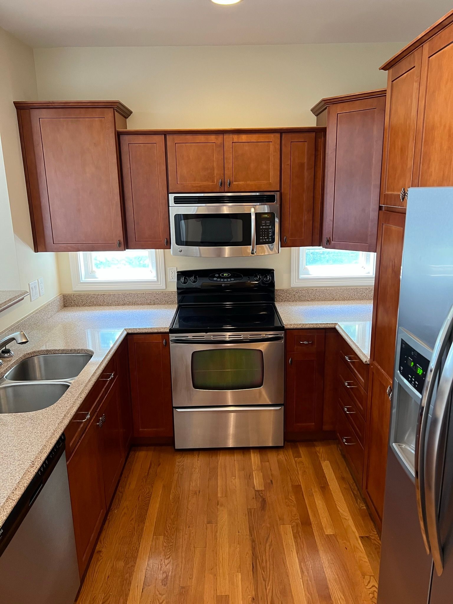 Crescent Avenue Townhomes - Kitchen with appliances