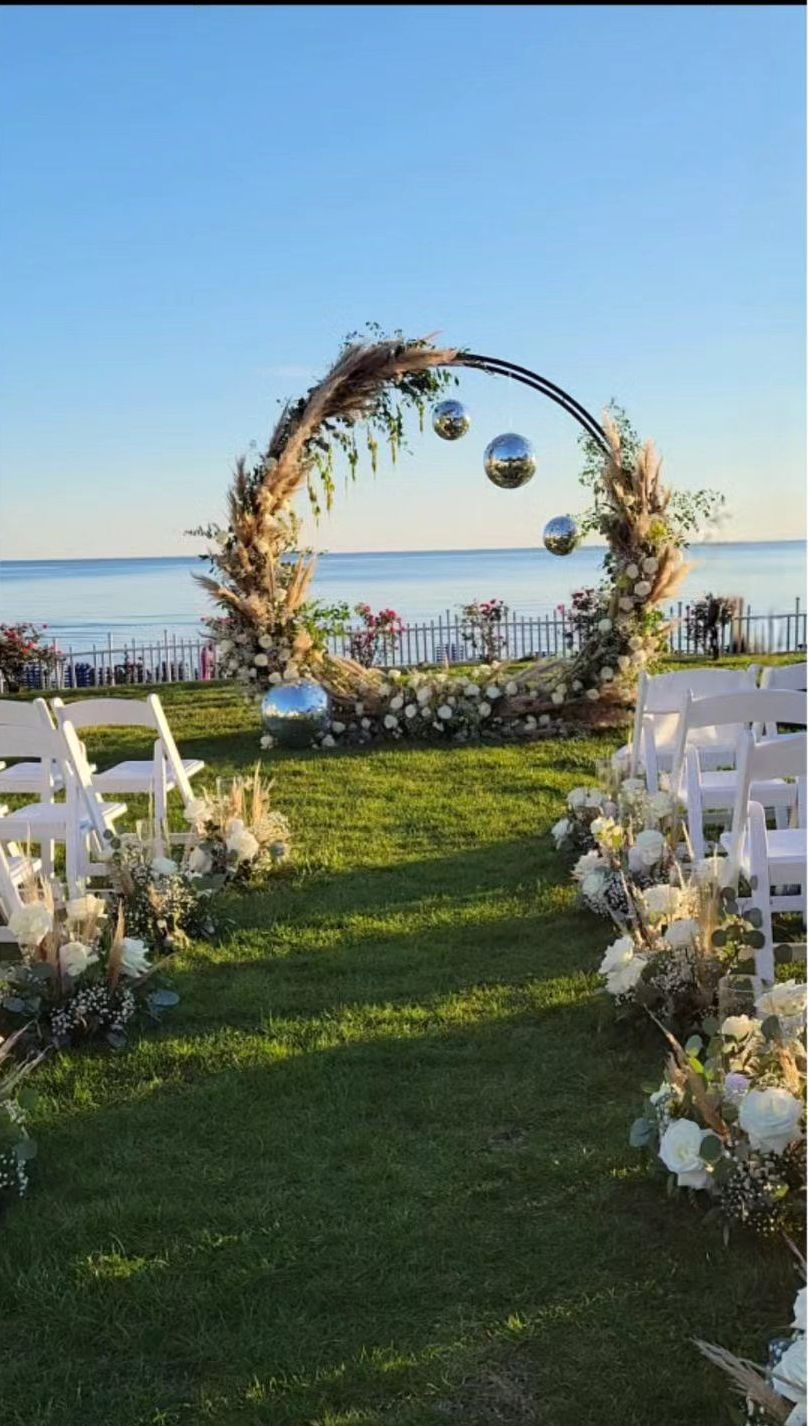 Tulips at Water's Edge, Westbrook, CT Weddings