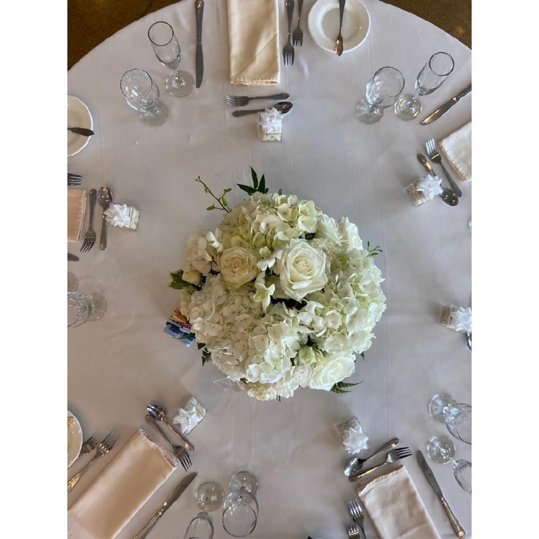 Tulips Floral Design located in Westbrook, CT creates beautiful floral designs for weddings, events and everyday occasions.