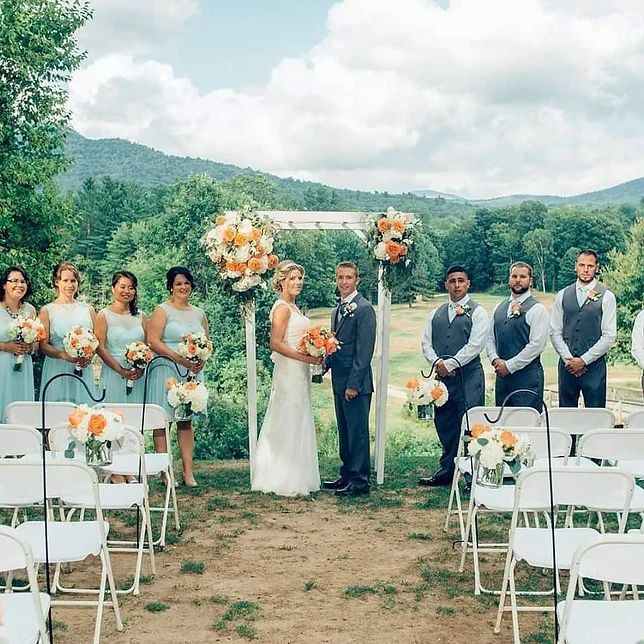 Tulips Floral Design located in Westbrook, CT creates beautiful floral designs for weddings, events and everyday occasions.